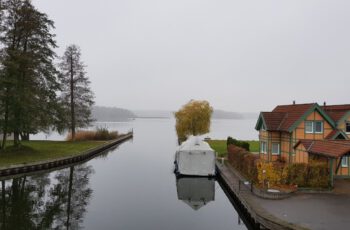 B11 – Ausblick vom Hafendorf auf den Rheinsberger See