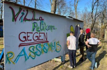 22-04_Villa Pelikan 1 Gegen Krieg