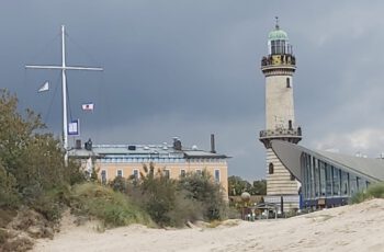 Bild 5 Leuchtturm u. Teepott in Warnemünde